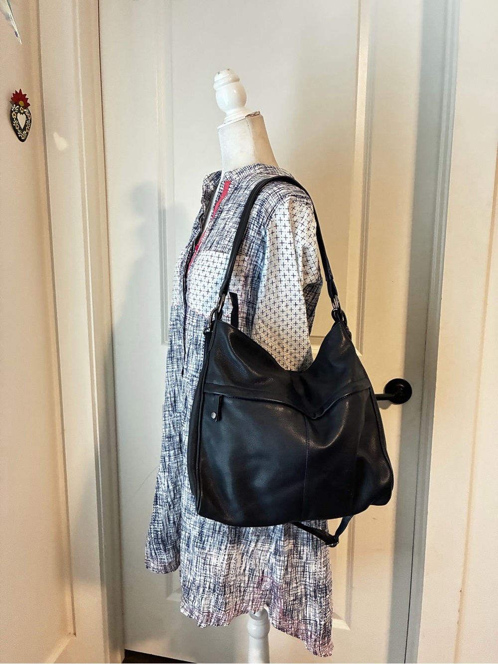 Gianni Conti Buttery soft Italian Leather Shoulder crossbody Bag dark blue